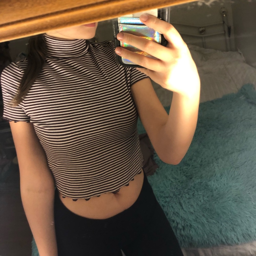 Cropped turtle neck